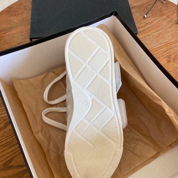 RIGHT SHOE ONLY * Les Hommes women's size 40 high top velcrow strap puff sneaker - Picture 4 of 11